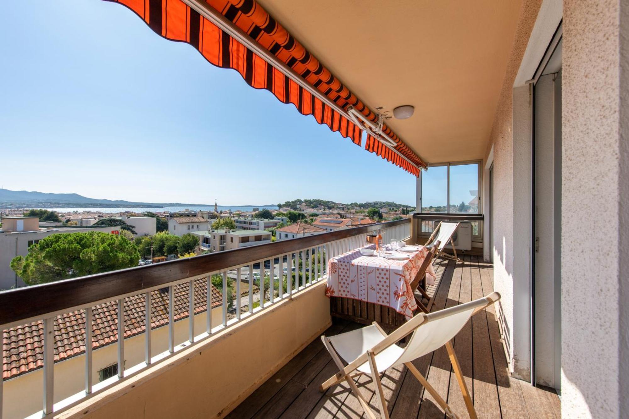 Le Cadet - Vue Panoramique Ville Et Baie De Sanary Sur Mer, Parking & Terrasse - 2 A 4 Pers Buitenkant foto